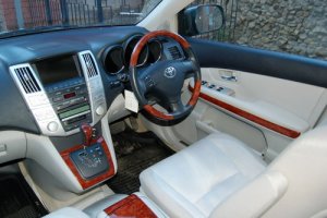 Чем отличается вождение праворульных машин от леворульных? в Екатеринбурге - avtoshkolakursant.ru | фото