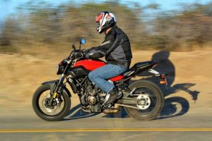 Какой мотоцикл стоит выбрать новичку? в Екатеринбурге - avtoshkolakursant.ru | фото