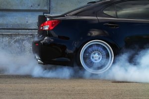 «Нейтраль» и пробуксовка. Три ошибки, которые быстро убивают «автомат» в Екатеринбурге - avtoshkolakursant.ru | фото