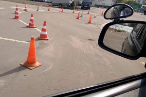Упражнения в школе на автодроме в Екатеринбурге - avtoshkolakursant.ru | фото